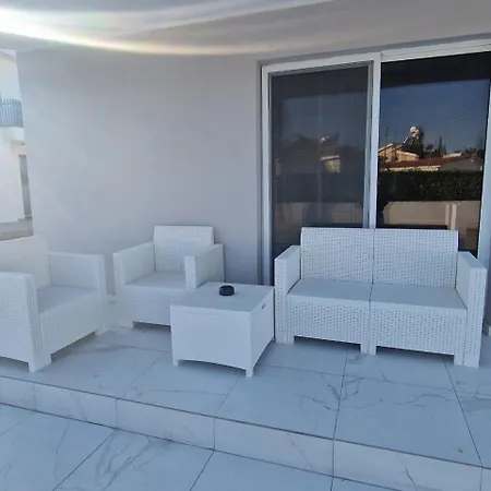 Modern House In Touristic Pyla - Oroklini! بيت للعطل *