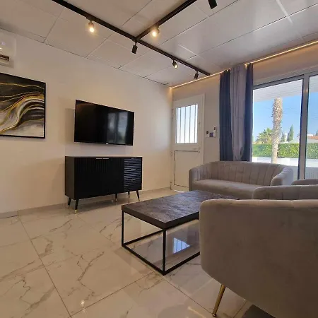 Case de vacanță Modern House In Touristic Pyla - Oroklini! *